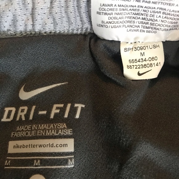 Nike Dri-Fit Running/Workout Shorts - Picture 4 of 4